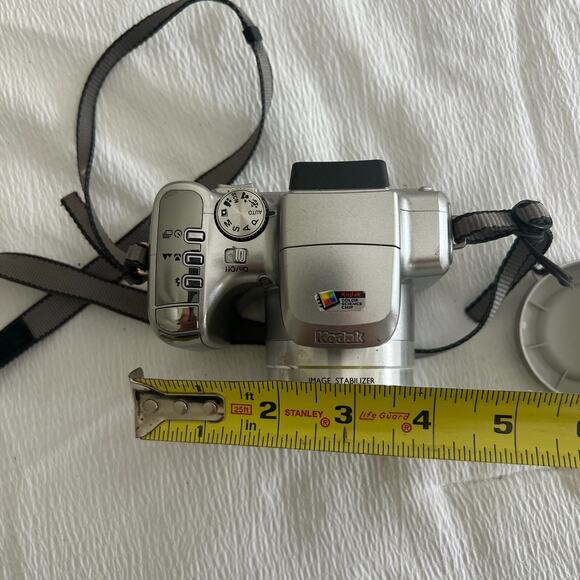 Kodak EasyShare Z612 6.1MP Digital Camera - Silver - Not tested - Picture 4 of 6